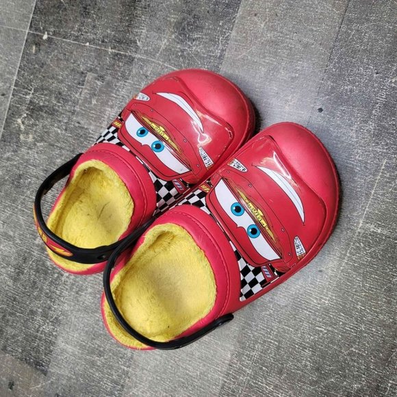CROCS Other - Cars Lightning McQueen Red Creative Crocs Lined Clog - Boys size 2